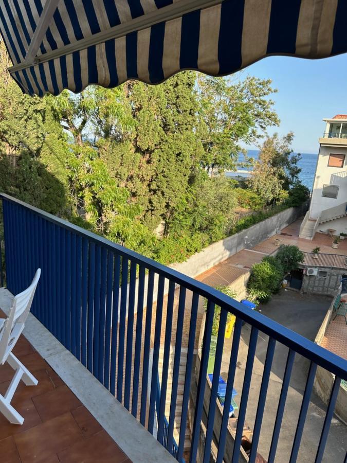 Roberto House Beach - Taormina Mare Giardini Naxos Exterior photo